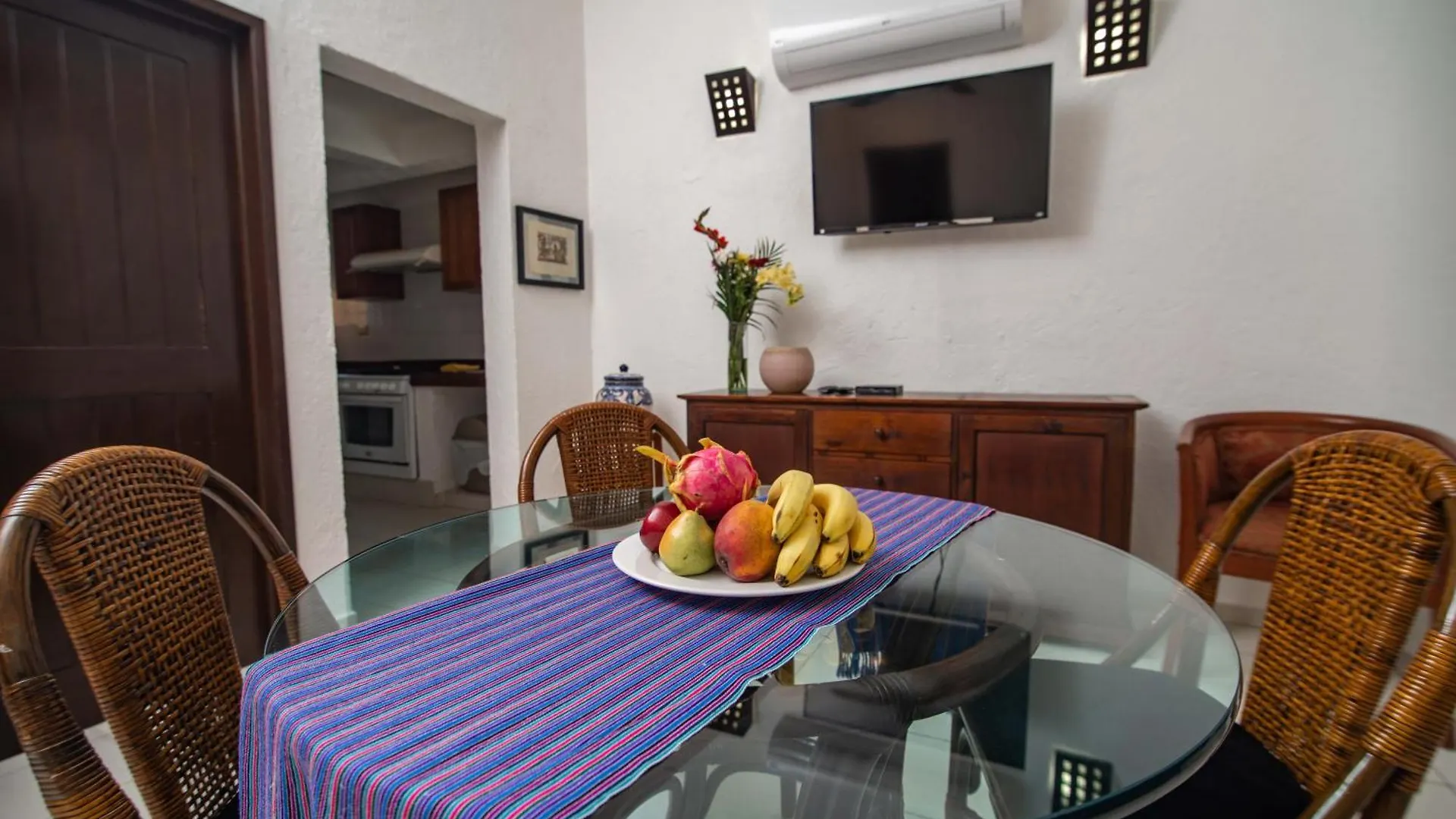 2Br Apt Close To The Beach And 1 Block From 5Th Av Playa del Carmen Apartment