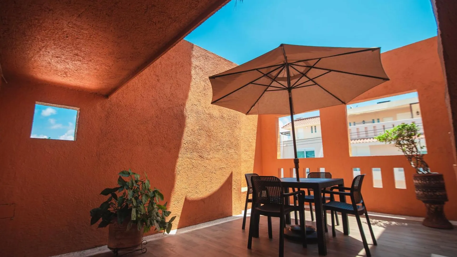 2Br Apt Close To The Beach And 1 Block From 5Th Av Playa del Carmen Apartment