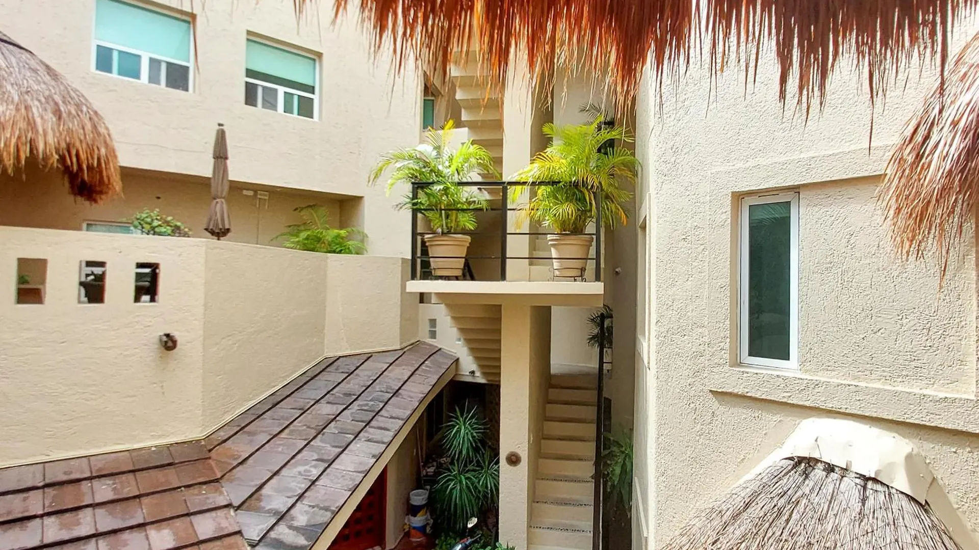 2Br Apt Close To The Beach And 1 Block From 5Th Av Playa del Carmen Apartment